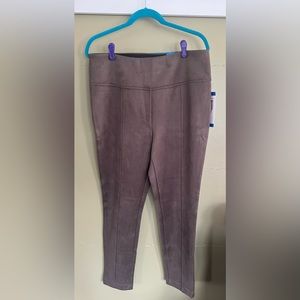 Andrew Marc Women’s Pants
